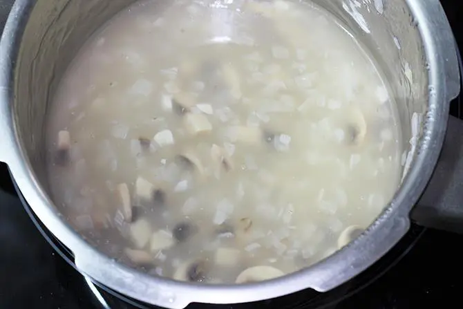 thickened cream of mushroom soup