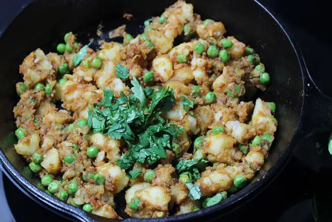 Prepared potato stuffing for samosa