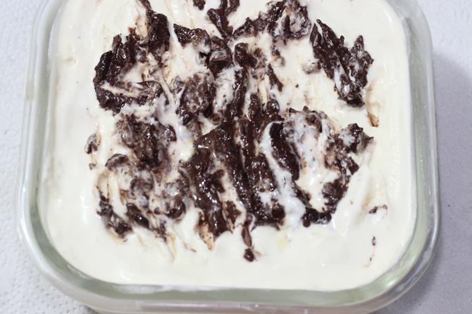 transfer mint ice cream to bowl