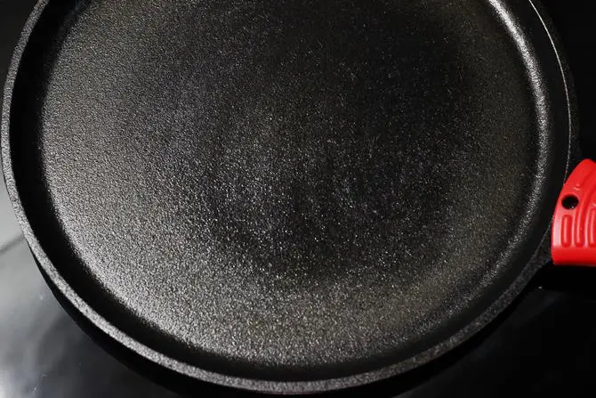 greased pan to make cheela