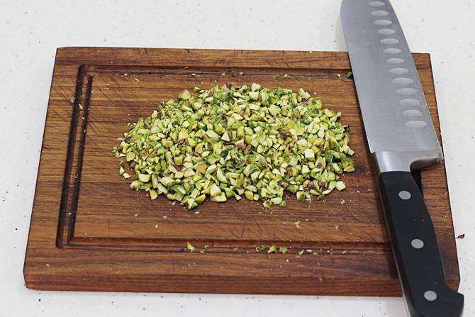 chopped nuts to top pistachio ice cream