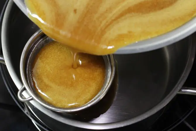 filtering jaggery