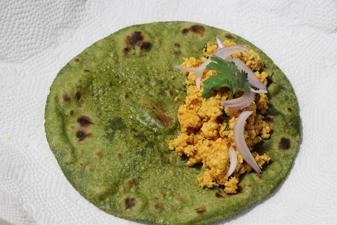 Place the prepared paneer, some sliced onions or carrots