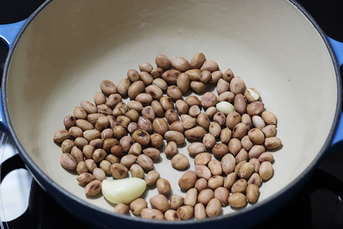 Dry roast peanuts