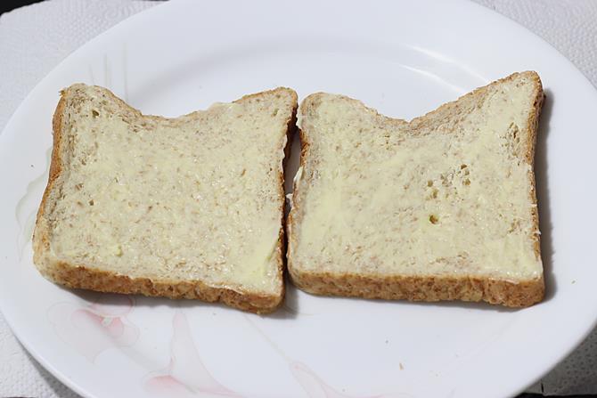 butter bread to make veg grilled sandwich recipe