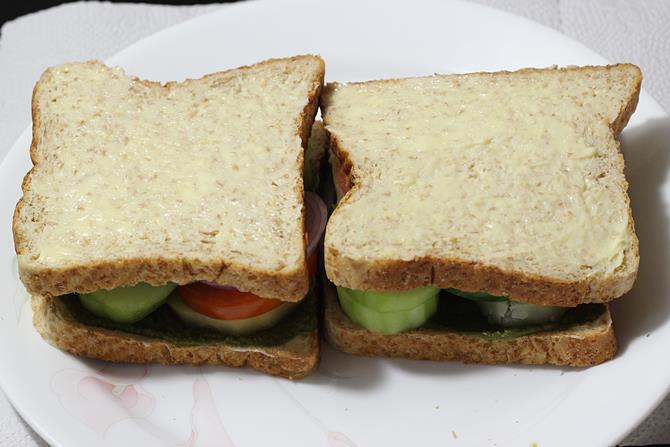 making grilled sandwich