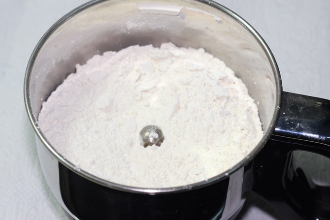 powdered sugar in maladu recipe