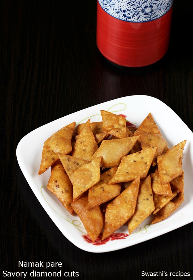namak-para-recipe-namak-pare-spicy-diamond-cuts-recipe