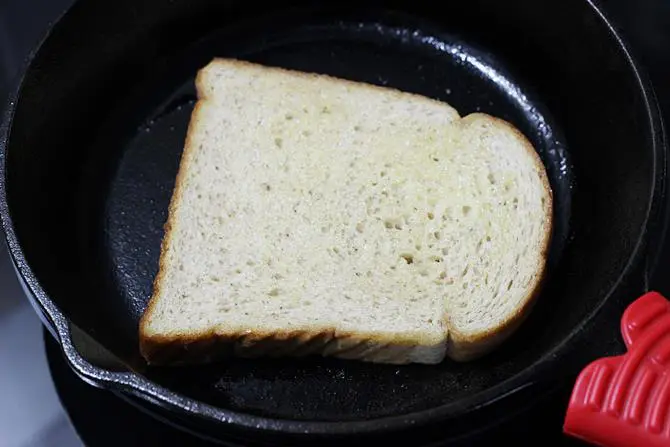 toast bread for paneer bhurji sandwich recipe