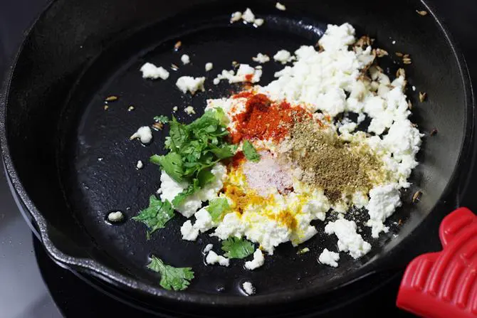 spice powders for paneer bhurji sandwich recipe