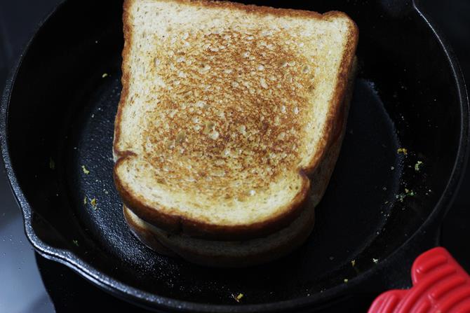 Paneer bhurji sandwich recipe in 10 mins   Tawa paneer sandwich recipe - 70