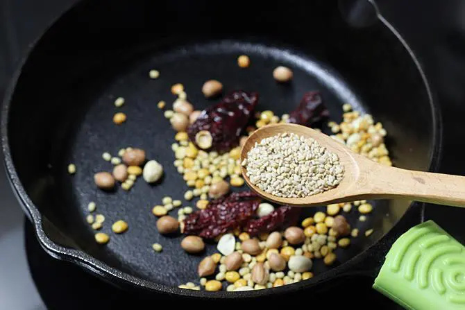 sesame seeds coconut to make podi idli