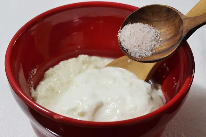 adding Salt to make rava uttapam batter