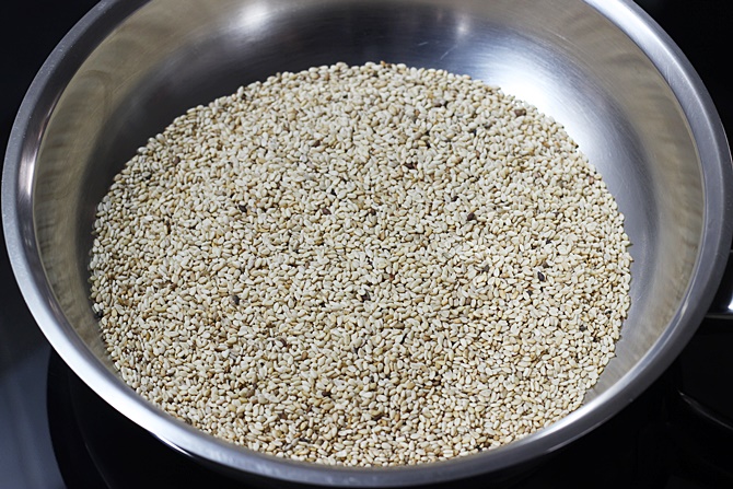 toasting sesame seeds