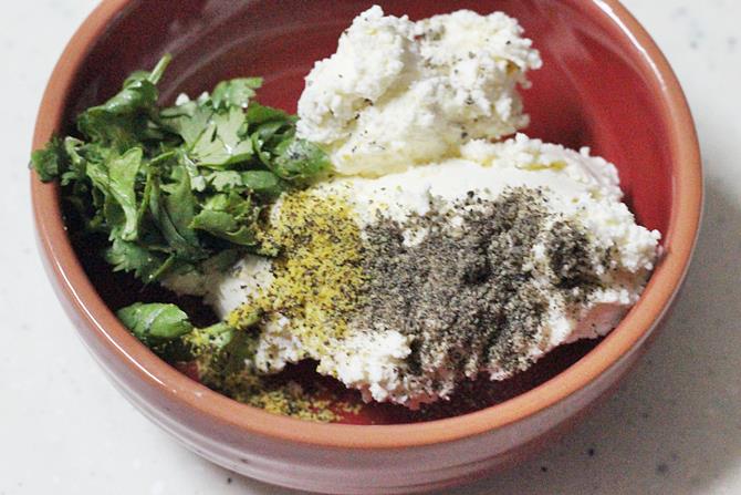 add cheese, coriander leaves, mustard powder and pepper