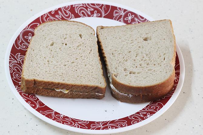 butter the bread