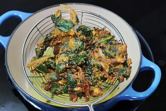 palak pakoda recipe 11