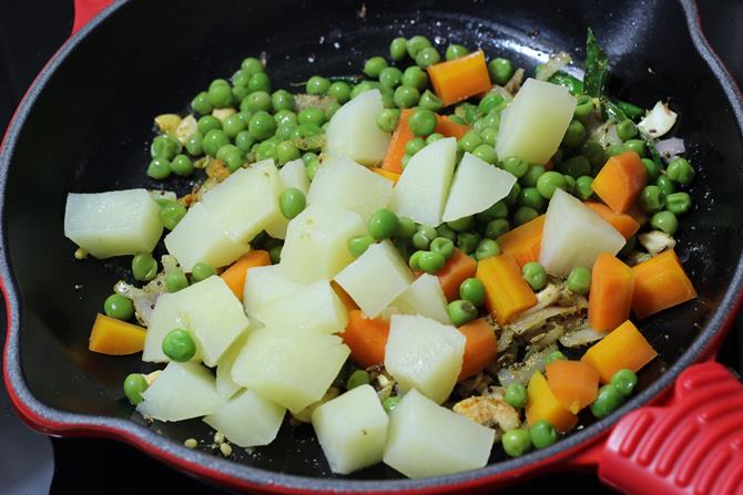 addition of veggies in vegetable bonda