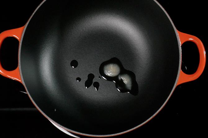 Add little ghee and heat the pan