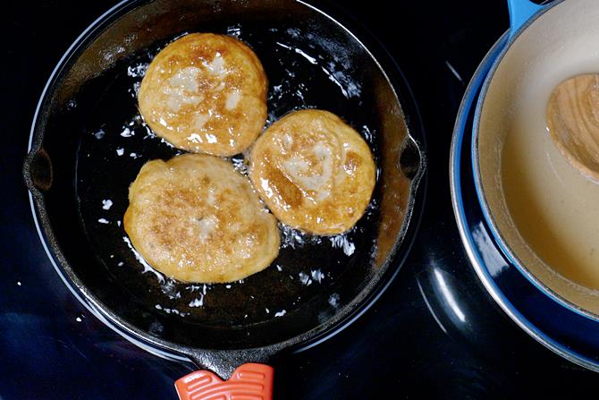 frying thick malpuas