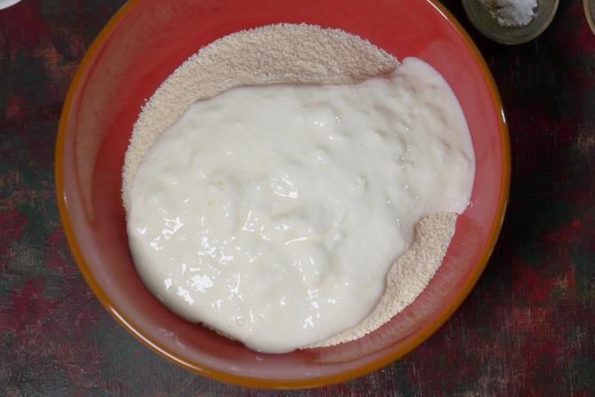 mix suji curd to make rava vada