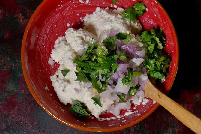 onions to make rava vada recipe