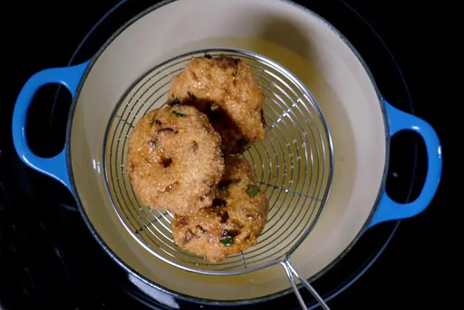 golden fried suji vada