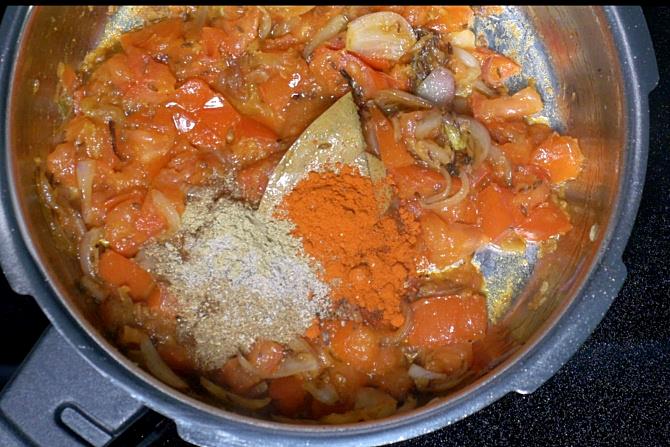 Tomato rice recipe video | South Indian style spicy tomato rice recipe