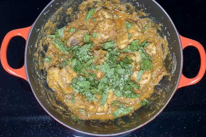 Add mint and coriander leaves