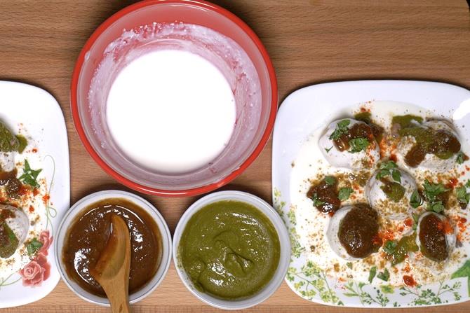 sprinkling spice powders