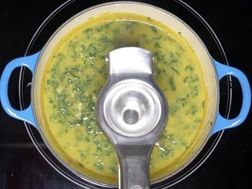 thick consistency dal, add lemon juice to dal palak