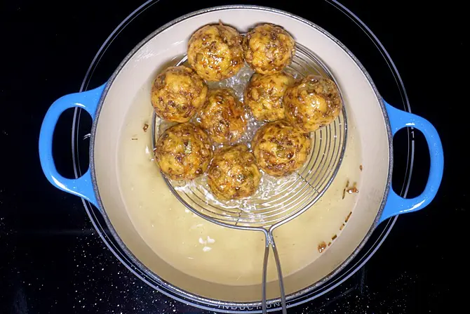 golden fried crisp veg balls for manchurian