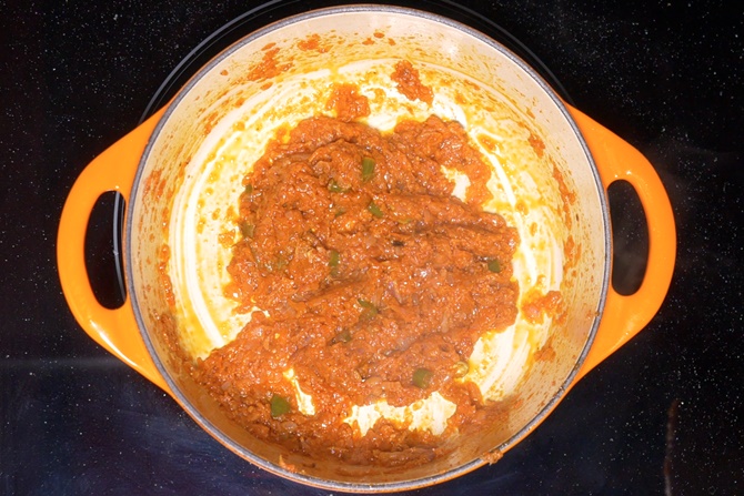 Saute chicken masala