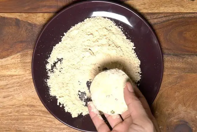 roll dahi kabab in besan