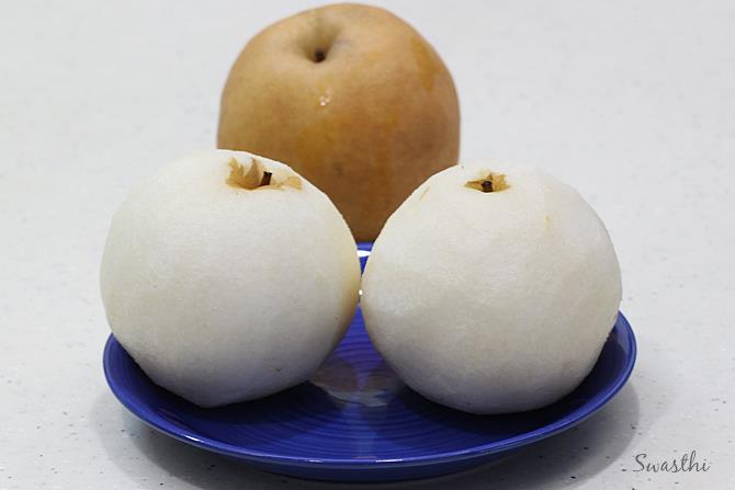 wash peel pears to make pear juice