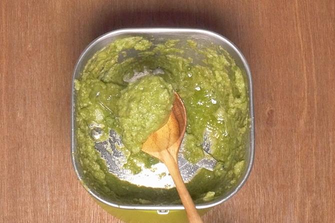 fine paste of mint for corn pulao