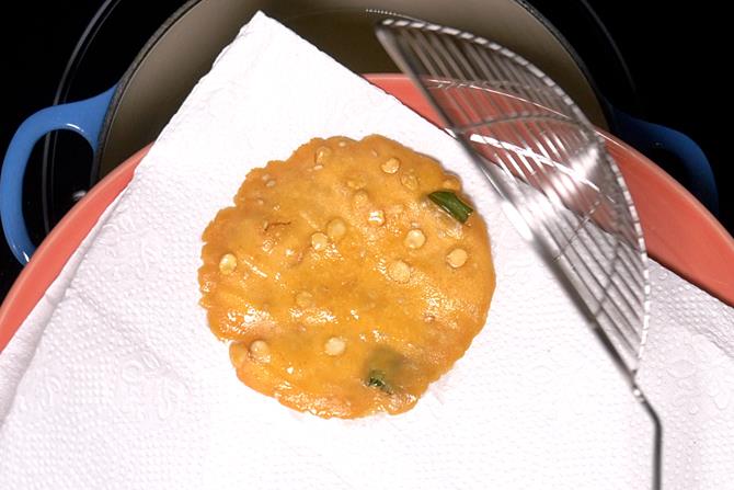 Thattai Recipe   Thattai Murukku   Swasthi s Recipes - 89