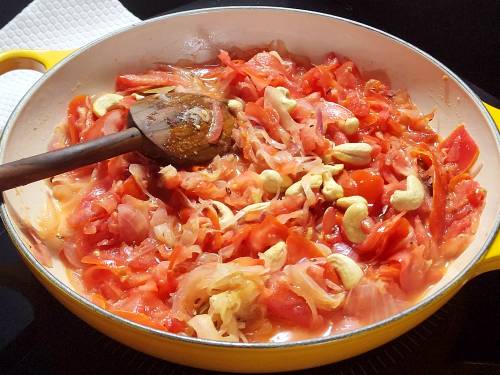 sauteing tomatoes and cashews