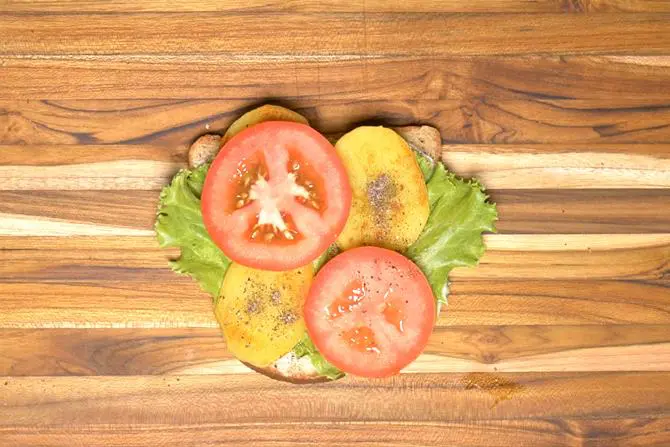 Bread with Tomato