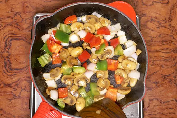 sauteing mushrooms to make mushroom recipe