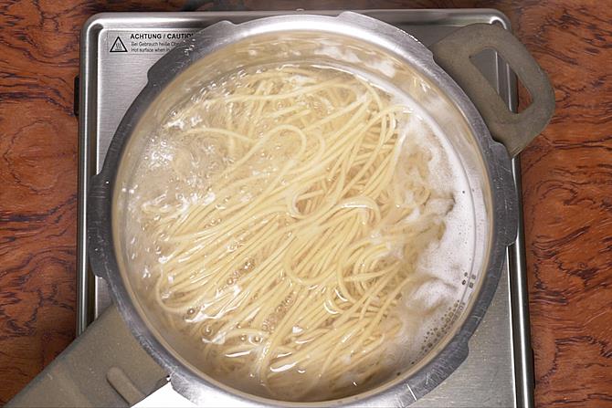 Chicken Noodles Recipe  Hakka Style    Swasthi s Recipes - 22