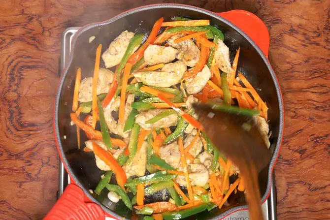 Mix chicken and veggies