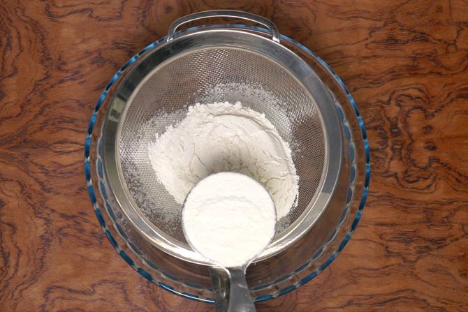 add flour to make eggless vanilla cake