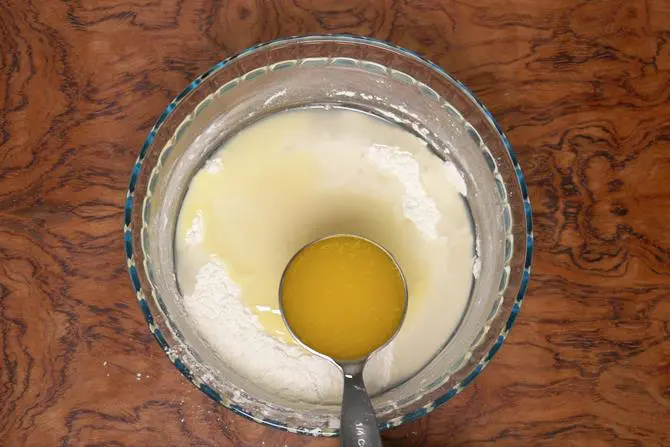 adding melted butter to make eggless vanilla cake