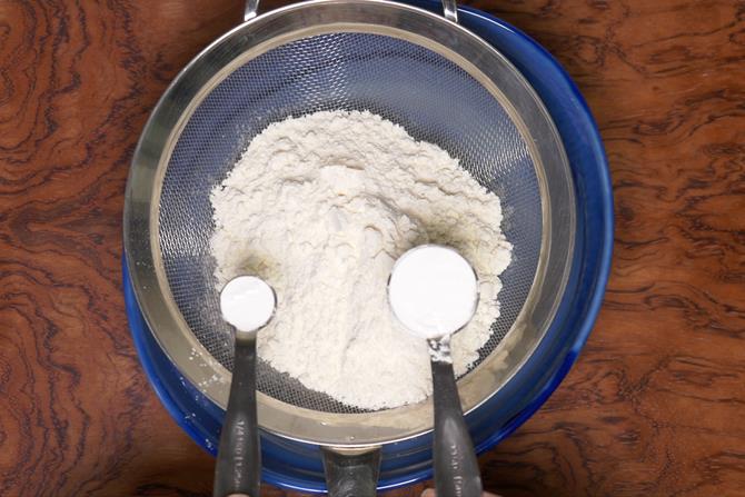 Measure baking powder