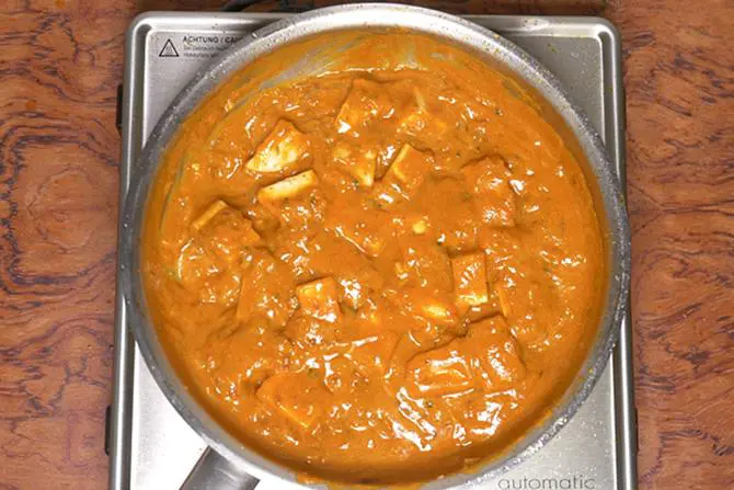 cooked paneer in do pyaza gravy