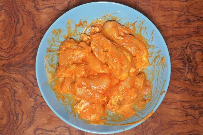 marinated chicken resting before making the korma curry