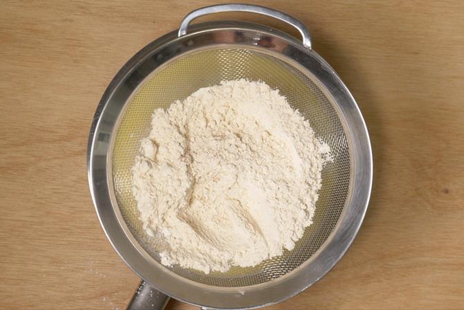 sieve the flour to the milk