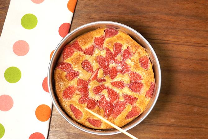 Eggless Strawberry Cake Recipe   Swasthi s Recipes - 4