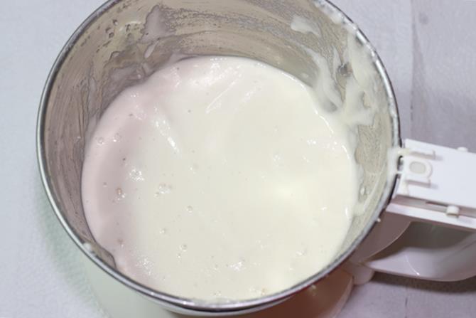 Make a smooth fluffy batter